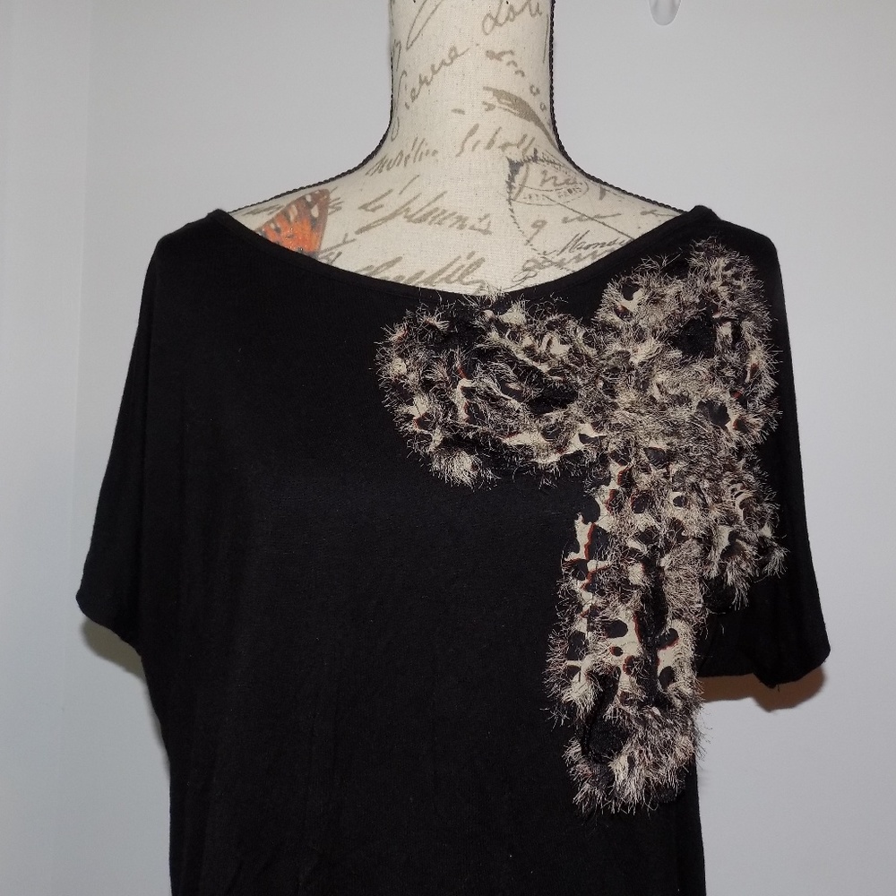 Black boatneck top w/ shabby leopard print bow